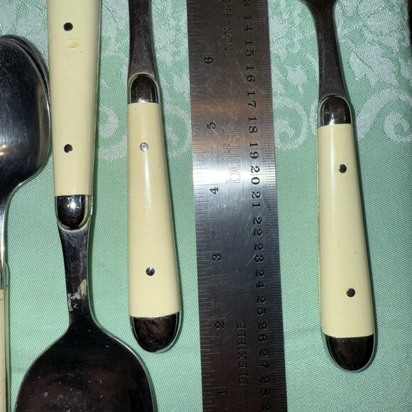 Oneida Palette 19 pieces of silverware/flatware - Picture 3 of 5